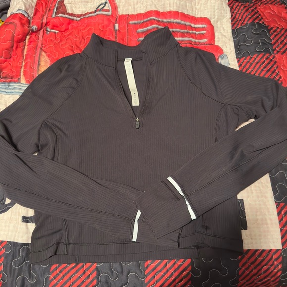 lululemon athletica Tops - Lululemon reflective crop zip up !